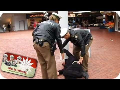 Polizei versagt bei stabiler Seitenlage | Alles In Ordnung