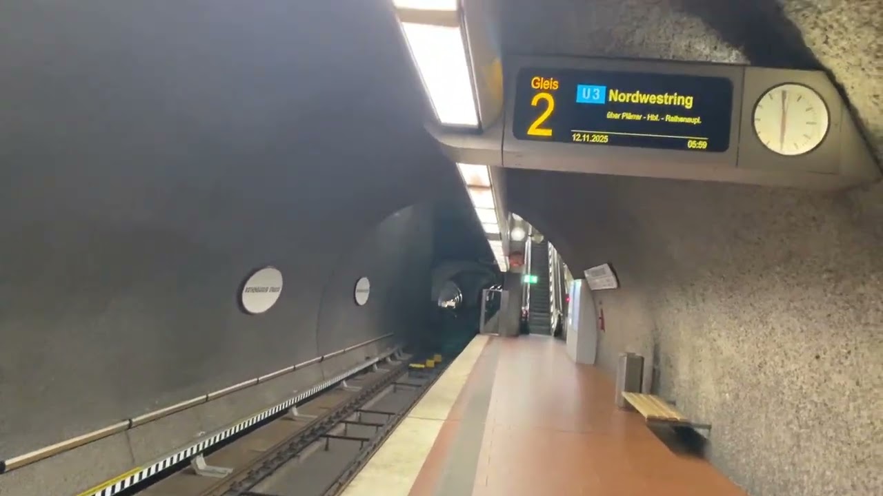 2/2 - 12.November 2025 In Nürnberg Im U-Bahnhof Rothenburger Strasse in Bayern Deutschland Germany 