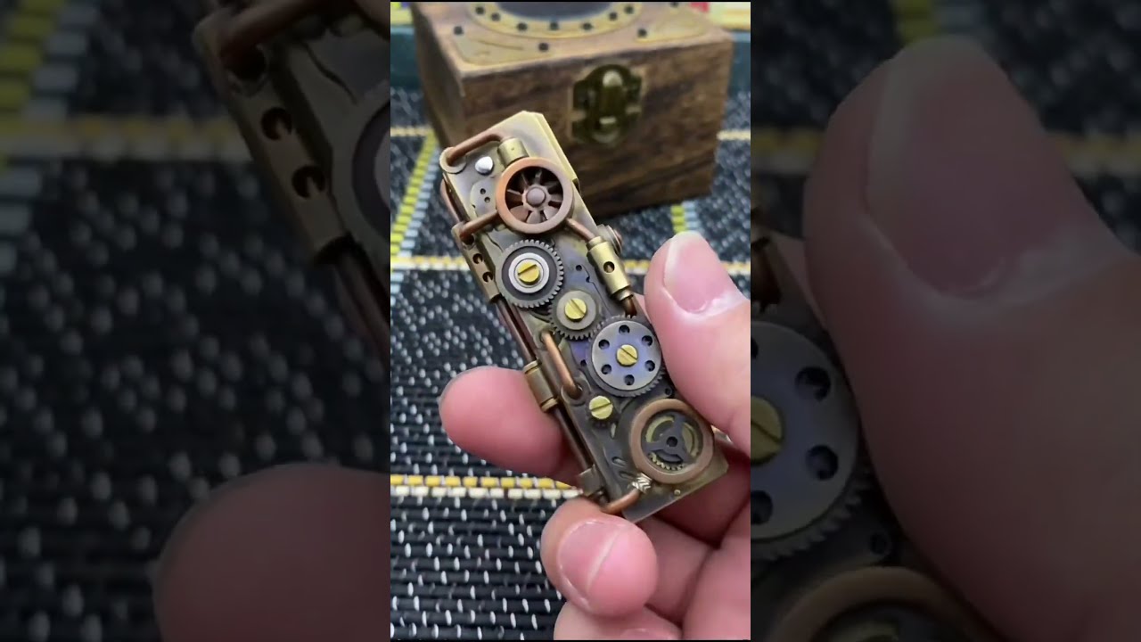Mechanical Clockwork Kerosene Lighter &ndash; Classic Design for Collectors ( # 776 )  @MaviGadgets