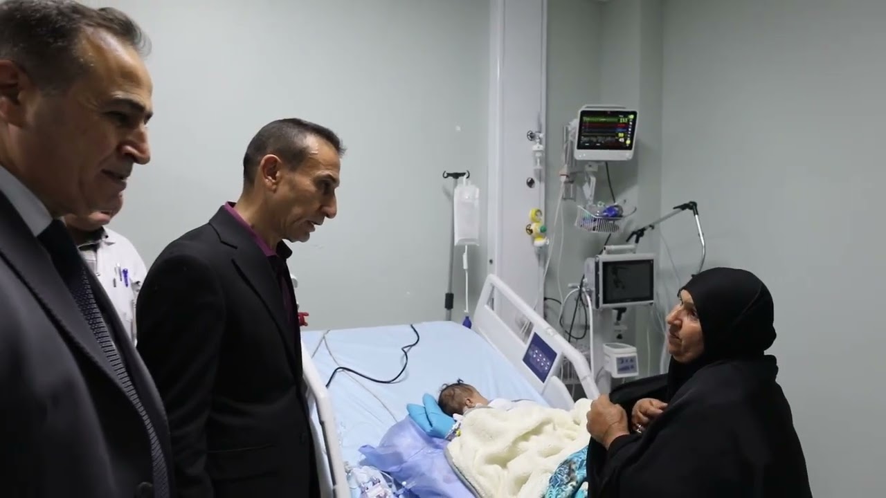 مدير عام صحة الأنبار يتفقد مستشفى الفلوجة التعليمي ويطمئن على حالات مرضى القلب المفتوح والقسطرة