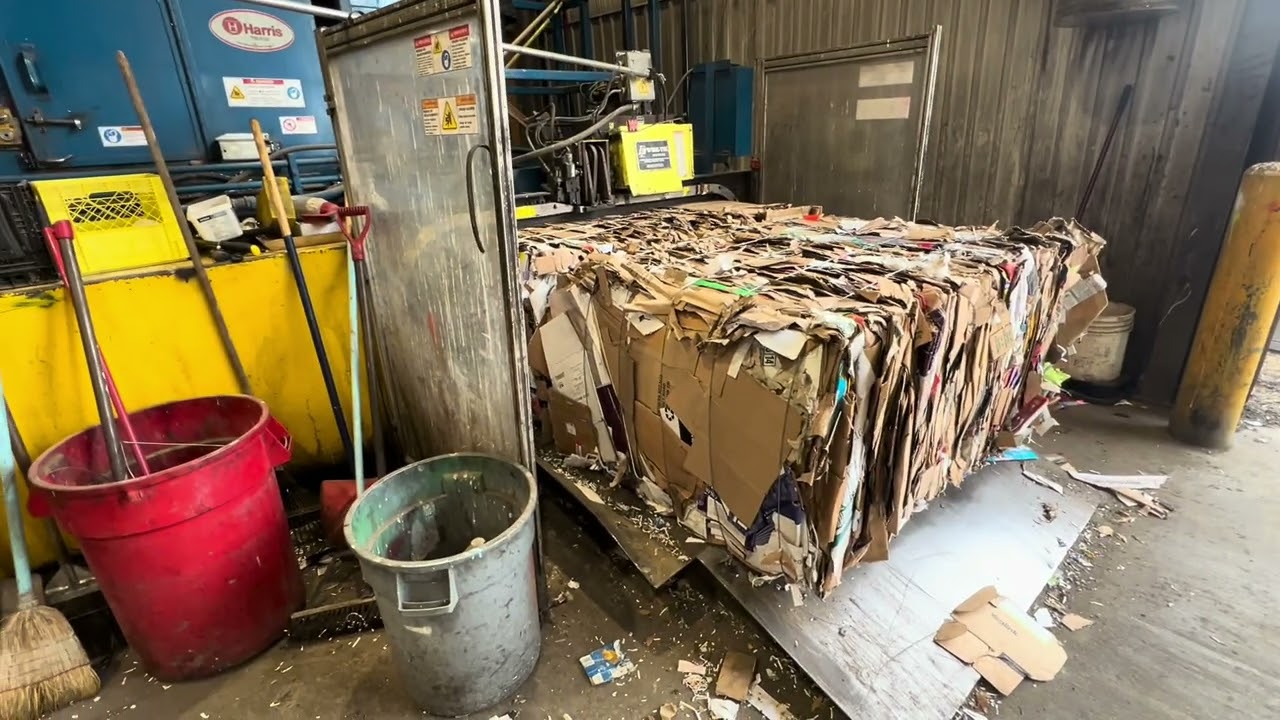 Harris Wolverine 2 ram baler