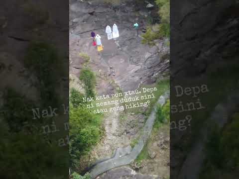 Fly drone atas Gunung Jerai nampak orang tengah solat atas puncak. Adakah ia kebetulan atau..... ❗