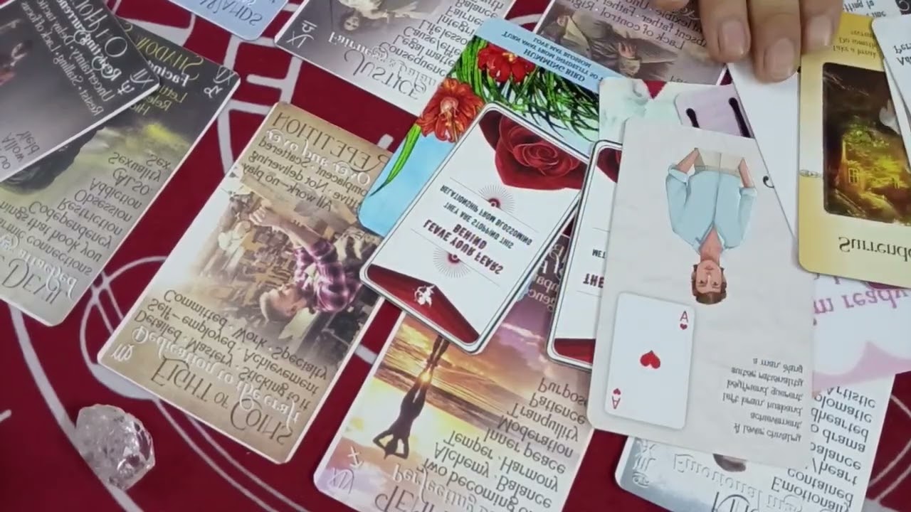 اختر كارت حط شخص في بالك بيتكلم عنك مع مين وبيقوله ايه مشاعره الحقيقيه تجاهك ونواياه ومصير العلاقه 