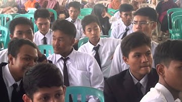 Mis Uty dengan Kepala Sekolah SMK N 2 Purwokerto