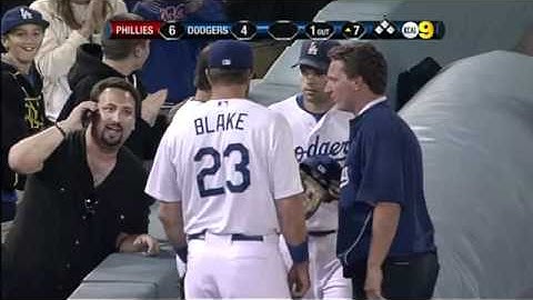 Podsednik takes a tumble