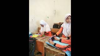Kegiatan Siswa Kelas 4 Membuat Poster Keberagaman Kegiatan Siswa Kelas 4 Membuat Poster Keberagaman