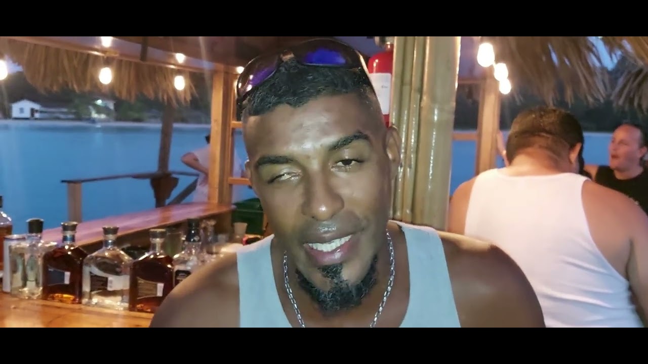 Bar Flotante en Corn Island YouTube