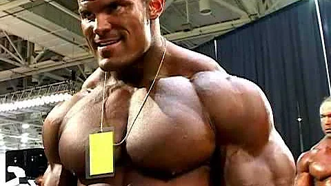 Bodybuilder Mat Duvall pumps up