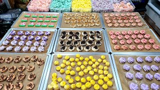 Making meringue cookies of various flavors - Korean dessert factory