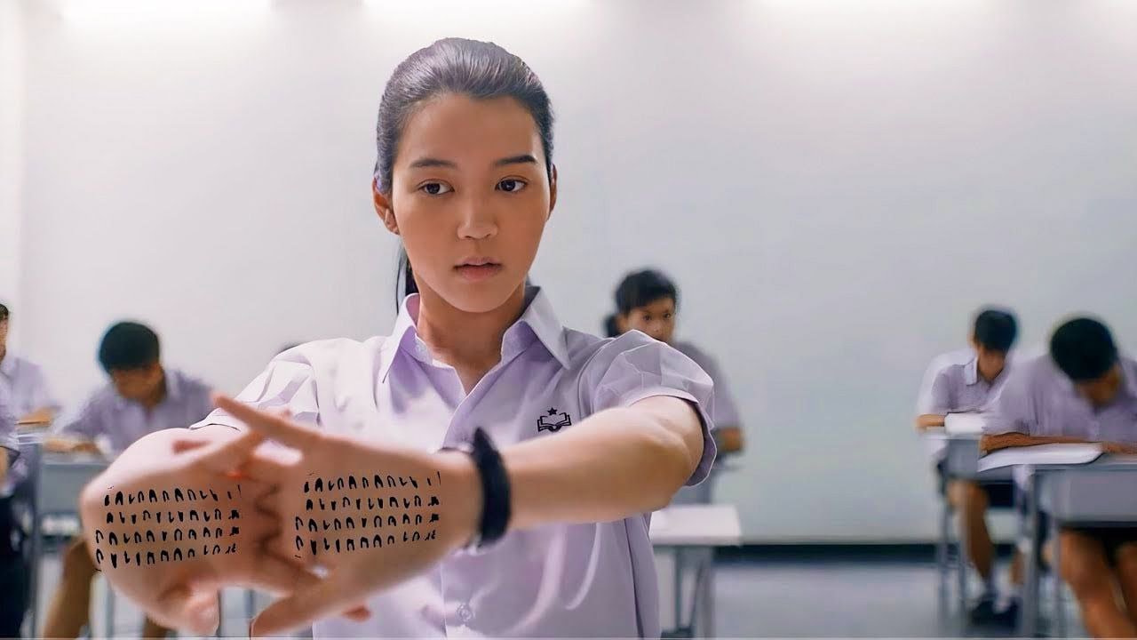 طلاب فاشلين في الدراسة يخترعون طريقة غش جديدة تجعلهم من الطلاب الاوائل على المدرسة | bad genius