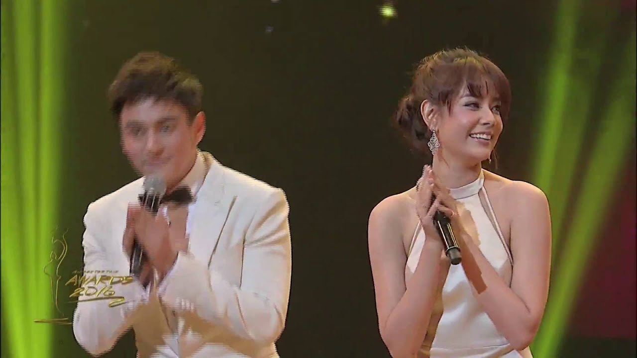 การแสดงชุด “คู่จิ้นฟินเฟร่อ” งานไนน์เอ็นเตอร์เทน อวอร์ด2016