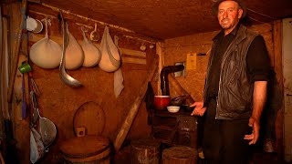 Viața la stână în munții Rodnei | Miel la ceaun | Brânză | Rugăciune de mulțumire lui Dumnezeu Ep3