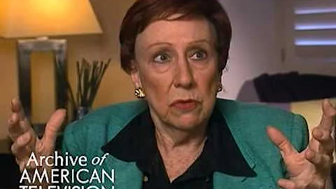 Jean Stapleton discusses the Smithsonian taking Archie and Edith's chairs - EMMYTVLEGENDS.ORG