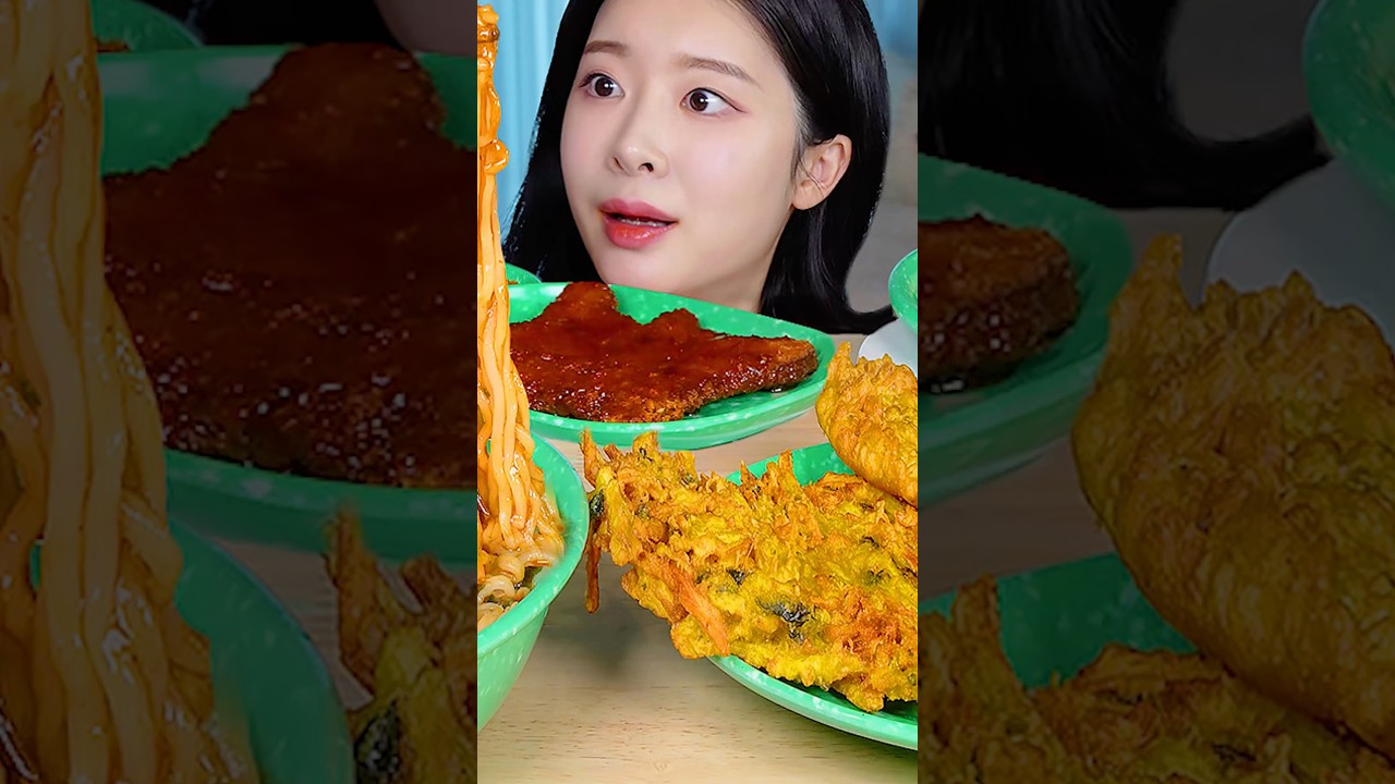 분식 풀코스 ☆ 라볶이 튀김 피카츄돈까스 떡꼬치 김밥 ❤️ 먹방 Spicy Rabokguri & Korean Street Food Feast
