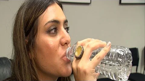 Woman Finds Fountain of Youth By Drinking 6 Bottles of Water a Day - DayDayNews