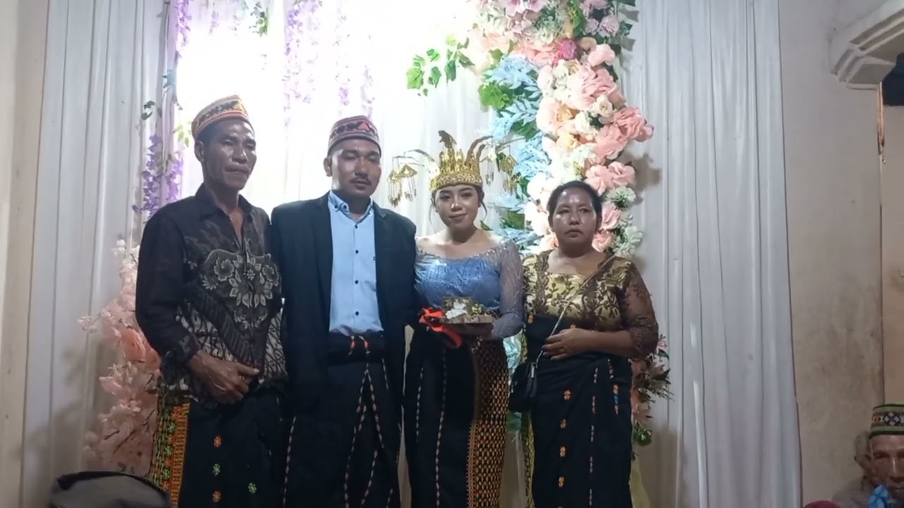 Lagu  Manggarai Momang Anak Rona kudut tambang coga momang ne