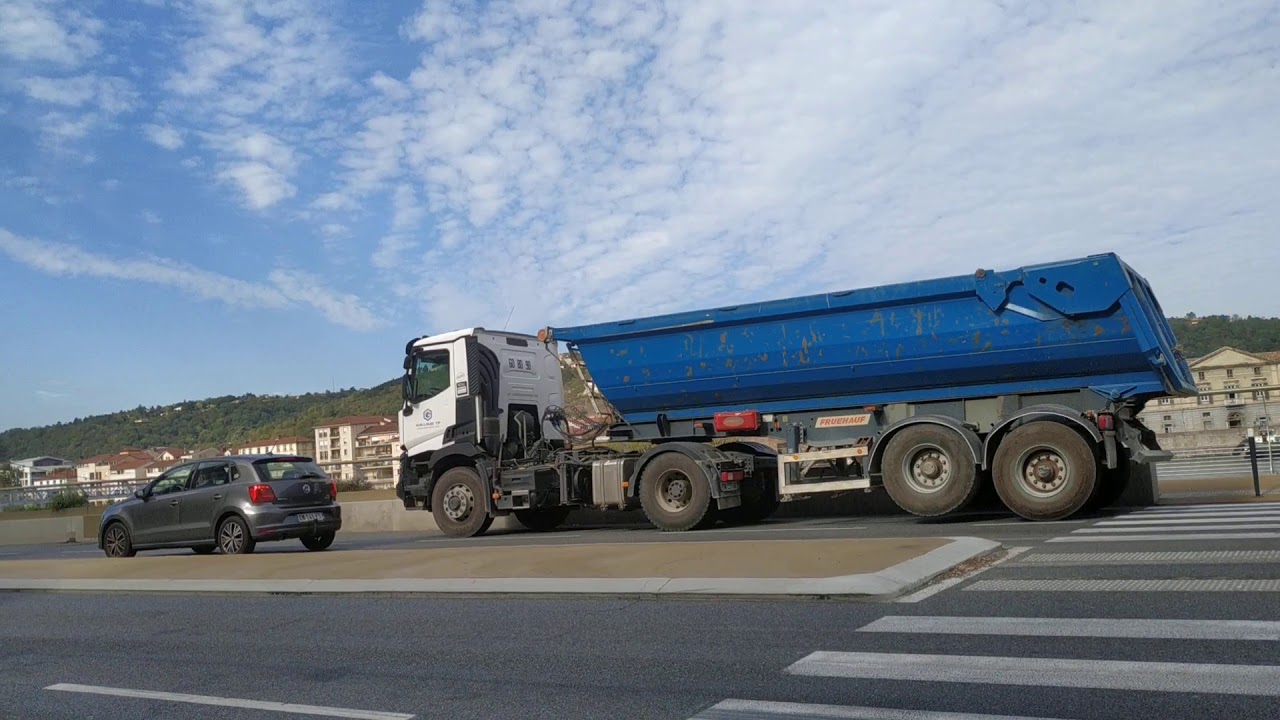Walk with me City of the Vienne France(2)
