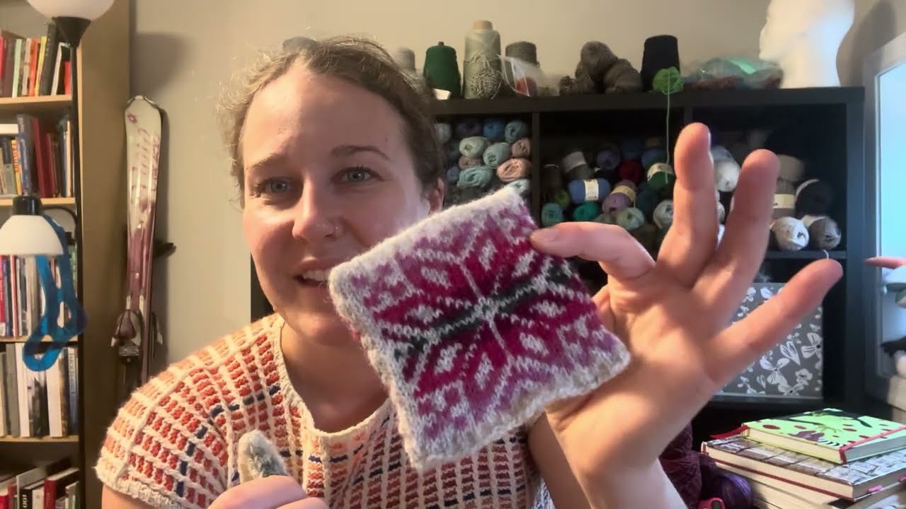 Вязание за маленьким столиком, выпуск 188: Скоро сезон свитеров!!