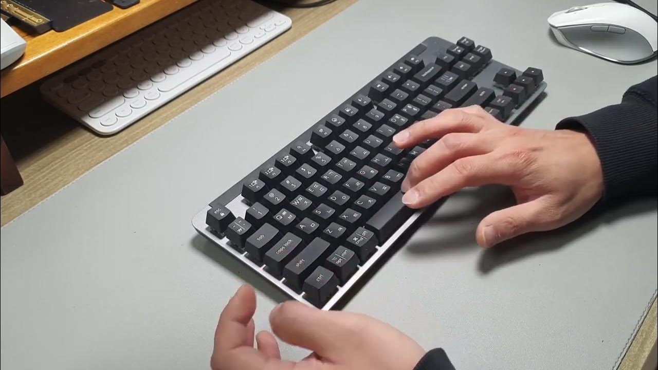 로지텍 K855 TTC 저소음월백 스위치 - YouTube