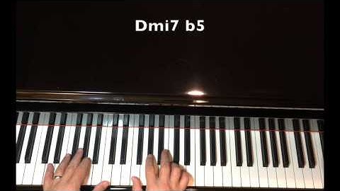 3 note minor ii-V-i voicings explained