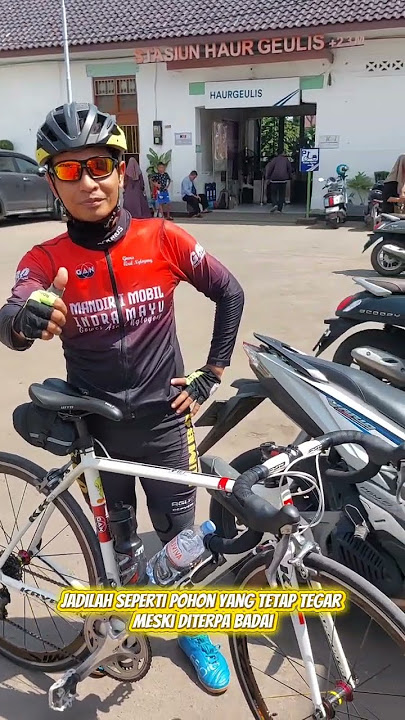 Jadilah seperti pohon yang tetap tegar meski diterpa badai