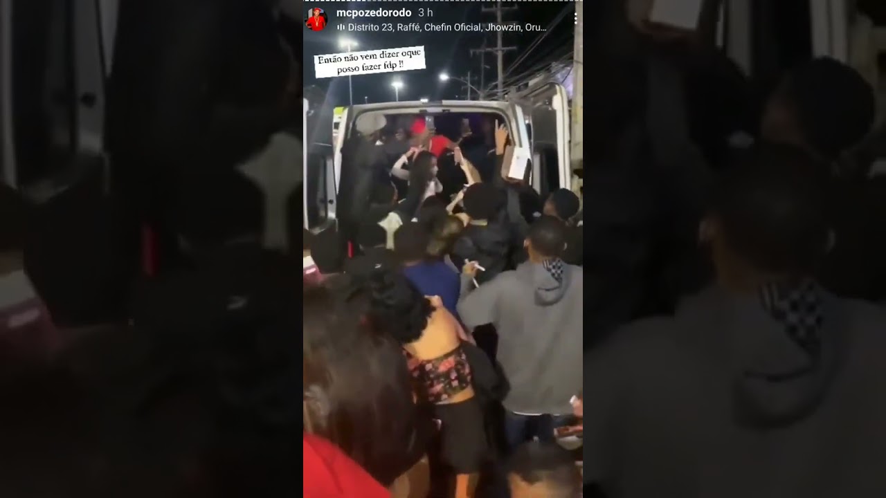 POZE JOGANDO DINHEIRO PROS FÃS DEPOIS DO SHOW  shorts