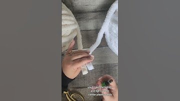 Use a lighter to connect your chunky yarn #tutorial #diy #cobblecreeklane #chunkyyarn #handknitting