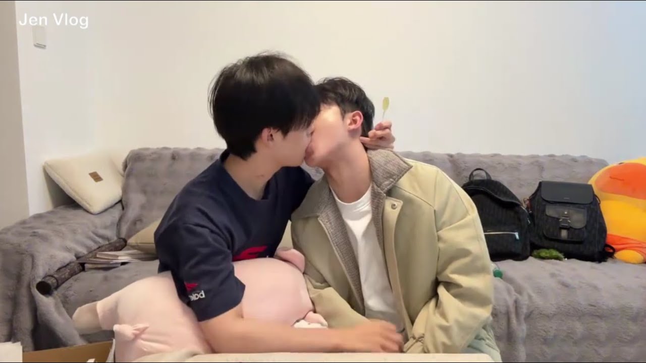 [Гей/BL] Испытание «Поцелуи конфет» — версия без цензуры 🍭🍫🍬 — Часть 1 | ddz & 1l — BL-пара