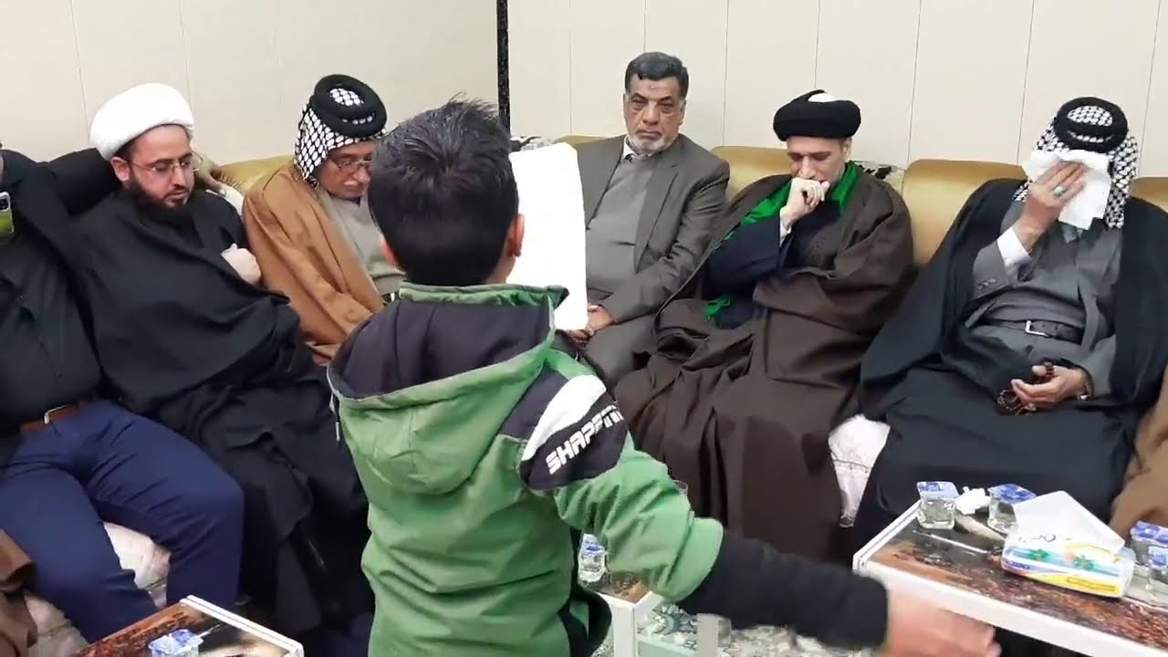 طفل ينعي امام السيد هادي جاسم الطويرجاوي في دار الحاج جعفر جمعه