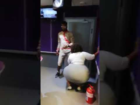 Big Ass Shaking Big Ass Shaking