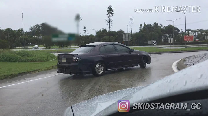 Ford Falcon BF XR6 Tearing Up Wet Streets Drifting