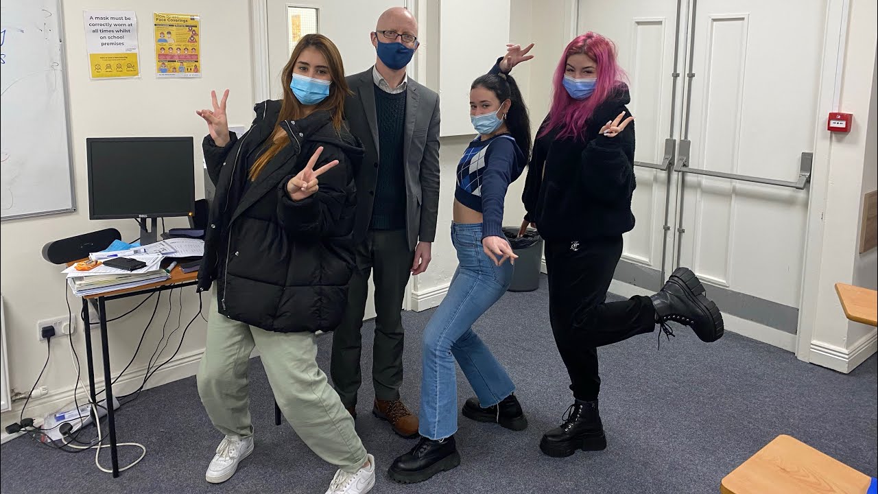 Intercâmbio em Dublin: Vlog do meu dia/  mudança de casa/ comprinhas