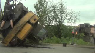 Авария 22 июня 2013 лесосибирск перевернулся трактор Авария 22 июня 2013 лесосибирск перевернулся трактор