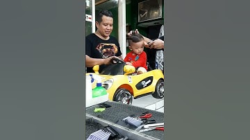 potong rambut diatas mobil #potongrambut #shortvideo #shorts #barbershop
