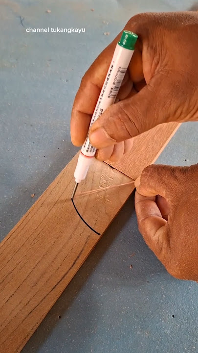 carpenter's genius idea to make a 90⁰ line #wood #shortsviral