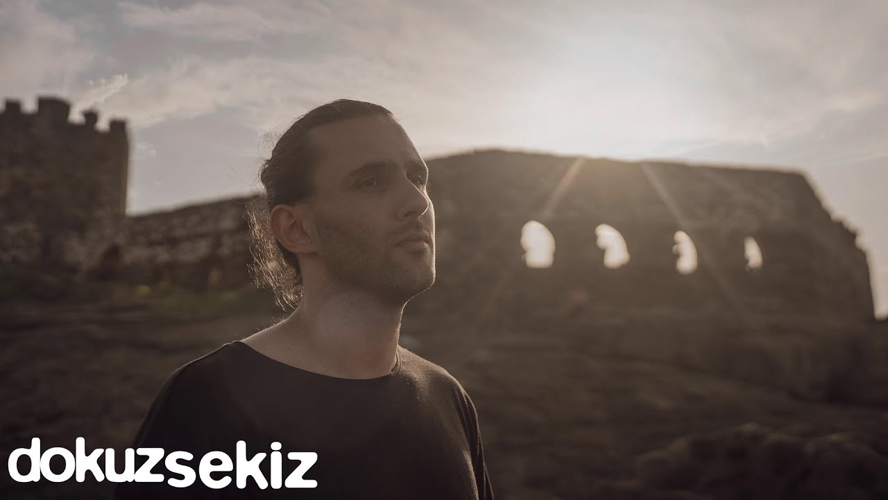 Görkem Sağlam - Yorgun Dargın (Official Lyric Video) auf YouTube ansehen