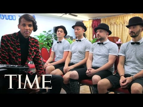 stromae-sings-'tous-les-mêmes'-live-acapella,-takes-on-america-|-time