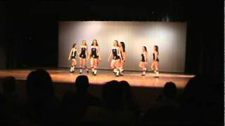 MOVE SHAKE DROP; uchs dance team.