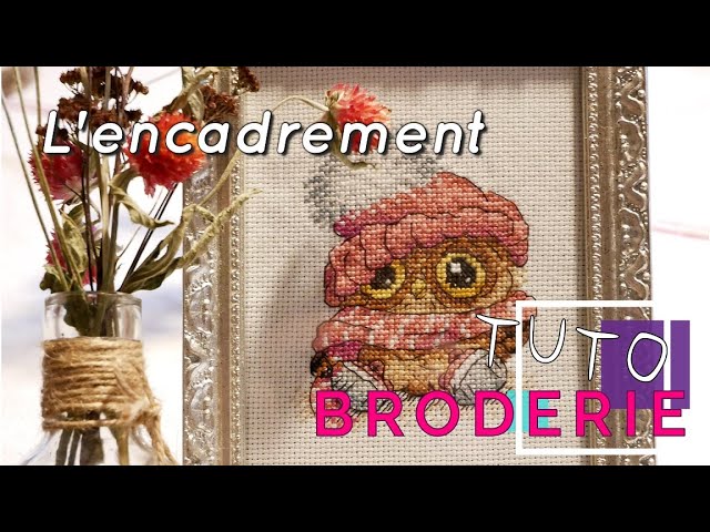 Ancienne Broderie Au Point De Croix Sous Cadre - Décoration Vintage - Occasion - Origine France