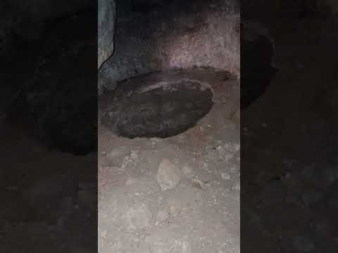 وجود علامة الكنز في المنازل القديمة في الجبال