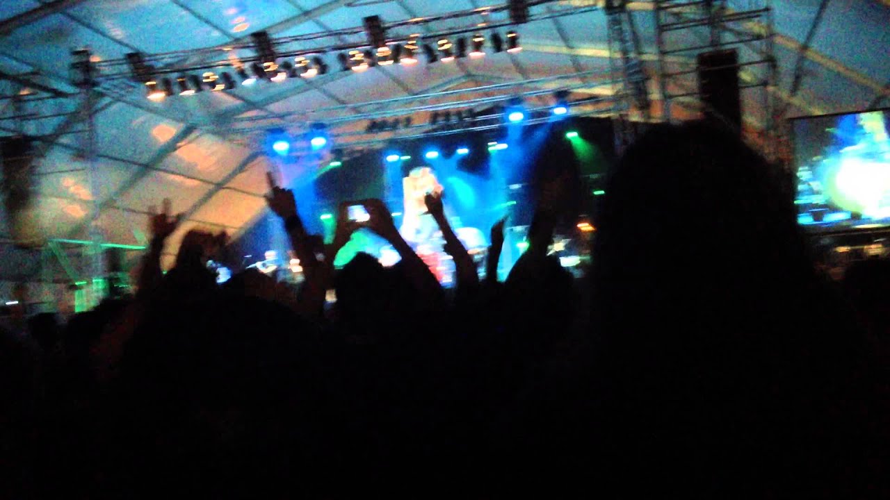 Concierto Mago de Oz en Parla - Quiero oir tu voz - YouTube
