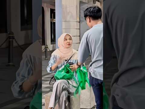 Head Covering Hummer Head Prank Very Making Panicked Viralvideo Viralshort Trendingshorts