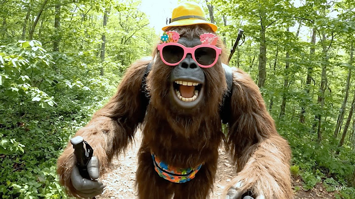 Bigfoot Vlog #4 - I Tried to Blend in With Hikers but Failed