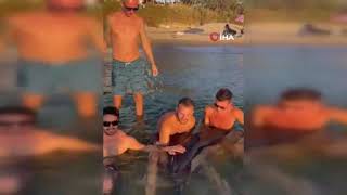 Denizin Içinde 8 Saat Yunus Nöbeti