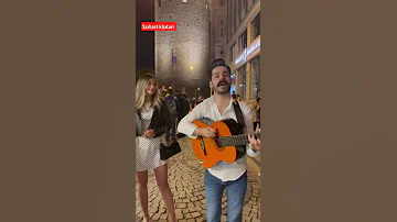 اغاني كردية في شوارع تركيا 