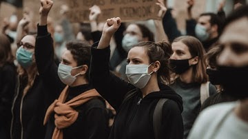 Logical Fallacies: The Bandwagon Fallacy.