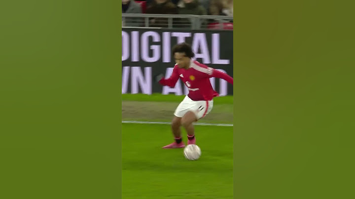 Joshua Zirkzee’s Fast Feet 😮‍💨