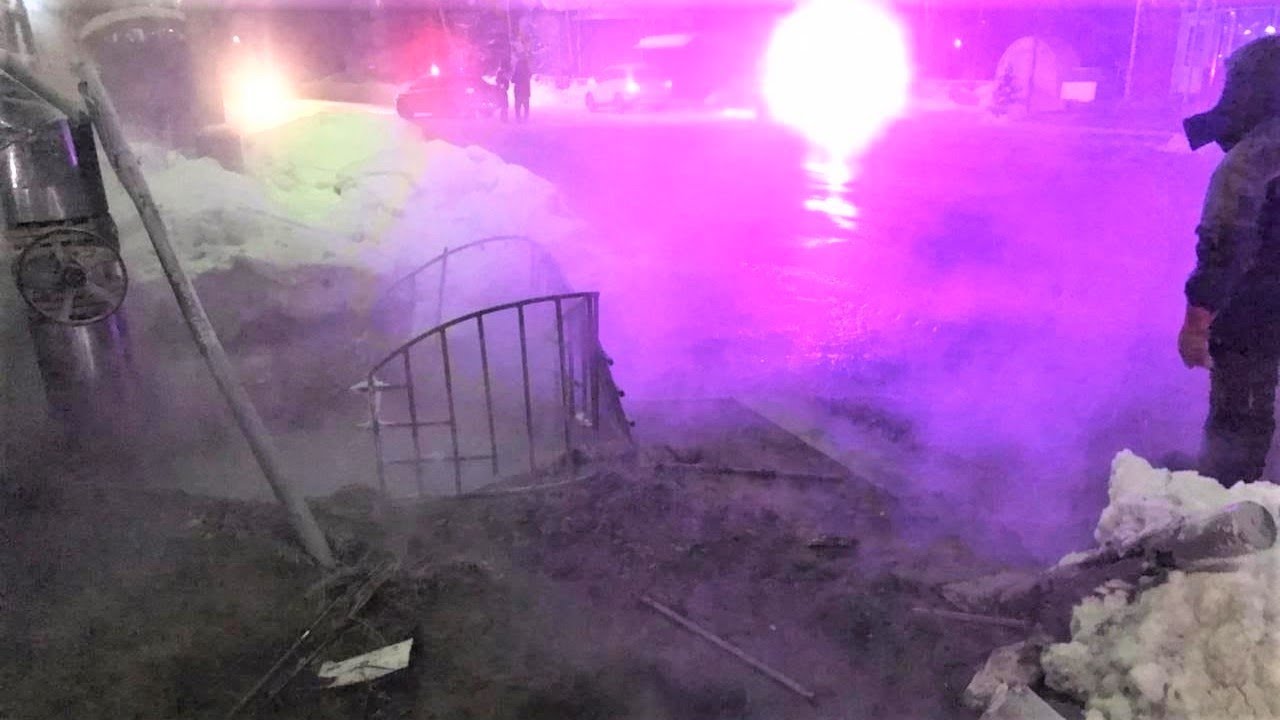 Жительница Нефтеюганска погибла из-за падения в яму с горячей водой ...