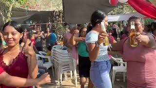 Corrido de Hermelindo Lorenzo - Los Ajholiver’s en el festejo Yamilet y Brayan en Apanhuac Gro.