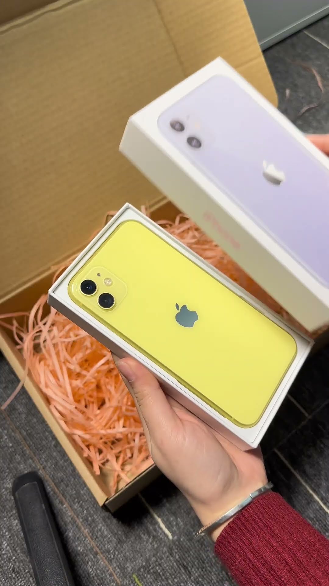Is there anyone who still uses #iPhone11 as their main phone?#Apple 11# Electronic Pickles